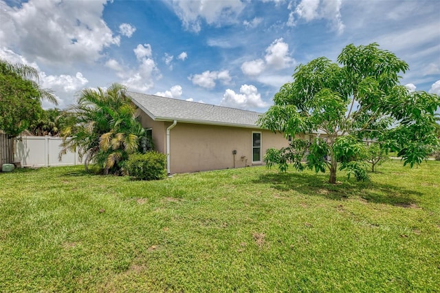 5124 Palm Aire Dr, Sarasota, FL 34243 - view of yard