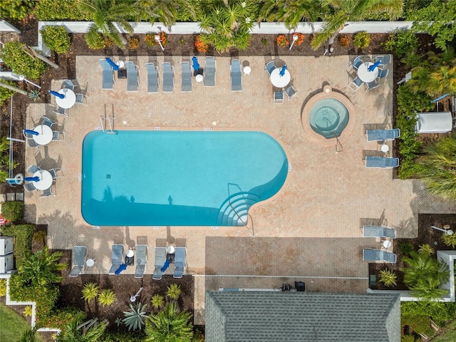 805 Waterside Ln, Bradenton, FL 34209 - drone / aerial view of a pool