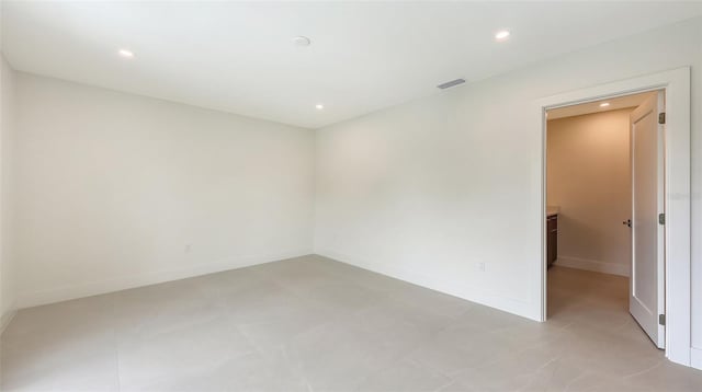 2590 Floyd St, Sarasota, FL 34239 - empty room featuring recessed lighting and baseboards