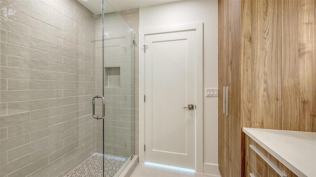 2590 Floyd St, Sarasota, FL 34239 - bathroom featuring a stall shower