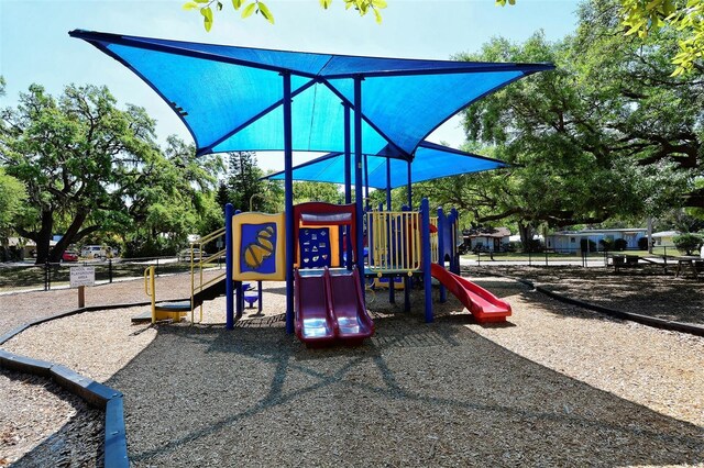 2590 Floyd St, Sarasota, FL 34239 - view of communal playground