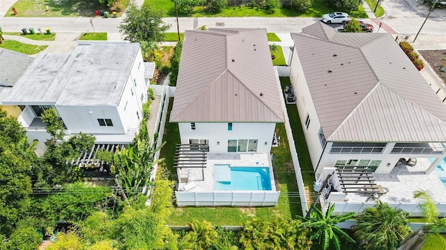 2590 Floyd St, Sarasota, FL 34239 - aerial view of property and surrounding area featuring a pool