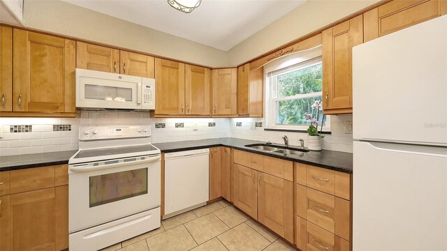 2462 Hyde Park St, Sarasota, FL 34239 - photo 11