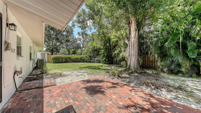 2462 Hyde Park St, Sarasota, FL 34239 - photo 23