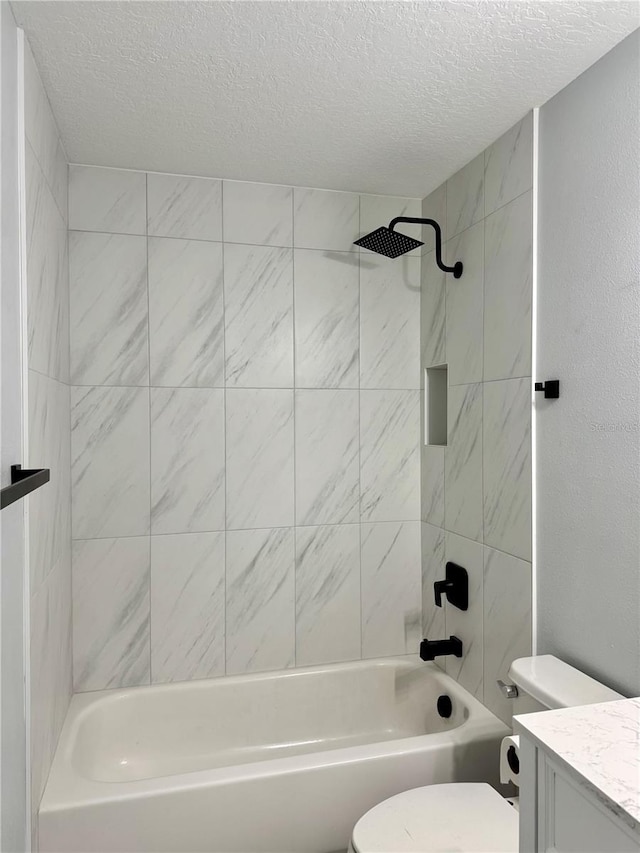 811 24th Street Ct E, Bradenton, FL 34208 - full bath featuring a textured ceiling, vanity, and bathtub / shower combination