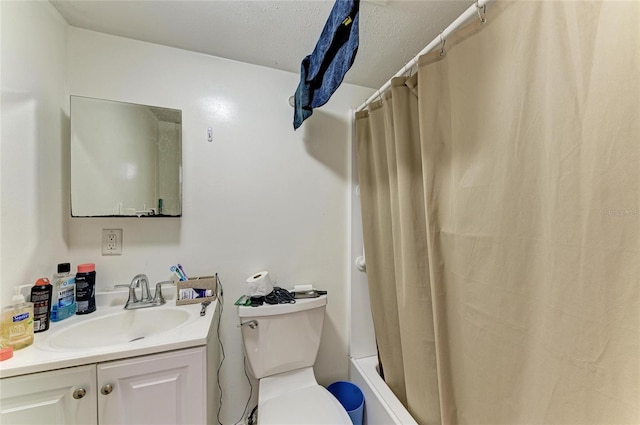 1701 13th St W, Bradenton, FL 34205 - bathroom featuring vanity and shower / bath combo with shower curtain