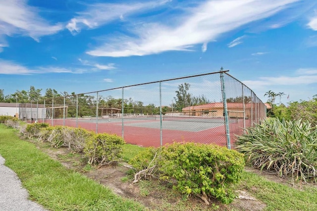 3850 Catalina Dr, Bradenton, FL 34210 - view of tennis court