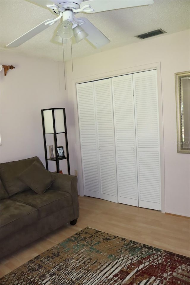 3683 Brown, Arcadia, FL 34266 - living area with wood finished floors and ceiling fan