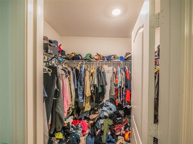 938 Mansfield Rd, Tavares, FL 32778 - view of walk in closet