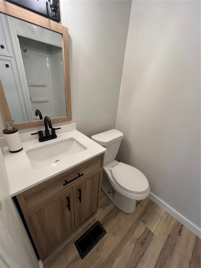 1871 Palm Springs St, Sarasota, FL 34234 - bathroom with wood finished floors and vanity