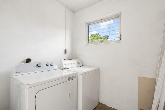 2802 21st St W, Bradenton, FL 34205 - laundry area with separate washer and dryer