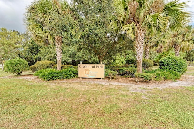 7824 48th Pl E, Bradenton, FL 34203 - community / neighborhood sign featuring a yard