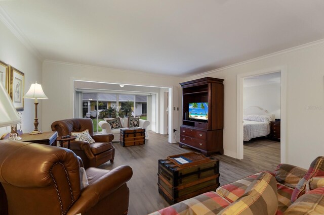 4414 Mount Vernon Dr Unit 1, Bradenton, FL 34210 - living area with ornamental molding and wood finished floors