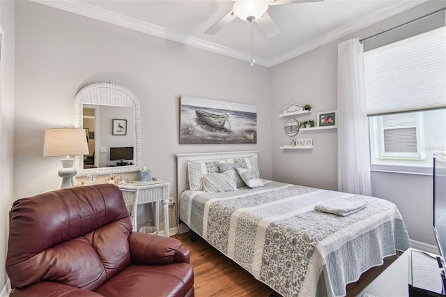 1415 Millbrook Cir, Bradenton, FL 34212 - bedroom with wood finished floors, crown molding, and ceiling fan