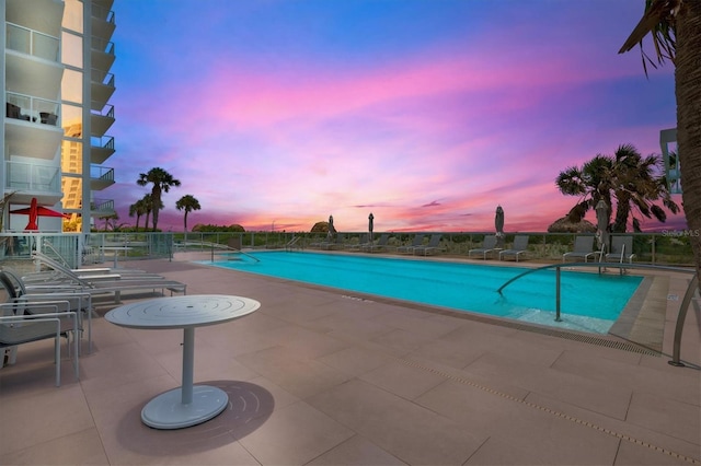 2425 Gulf Of Mexico Dr Unit 10F, Longboat Key, FL 34228 - community pool with a patio area