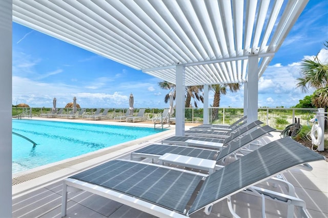 2425 Gulf Of Mexico Dr Unit 10F, Longboat Key, FL 34228 - view of community pool