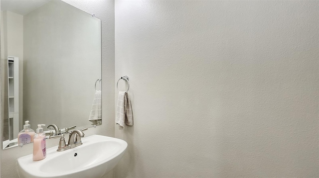 8907 White Sage Loop, Lakewood Ranch, FL 34202 - bathroom with a sink
