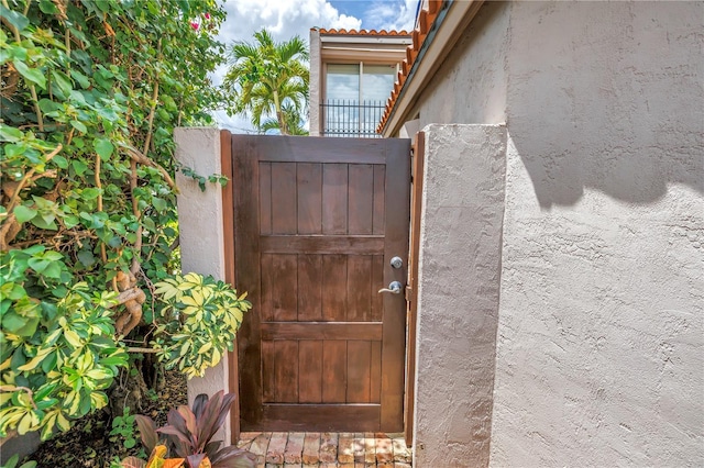 200 Cocoanut Ave Unit 1, Sarasota, FL 34236 - view of gate