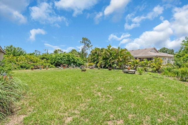 529 Sunset Rd N, Rotonda West, FL 33947 - view of grassy yard