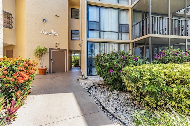 618 Bird Bay Dr S Unit 113, Venice, FL 34285 - entrance to property with stucco siding