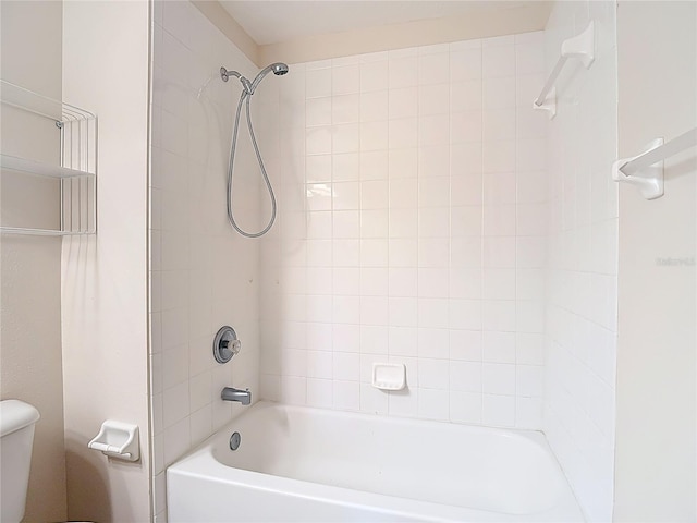 26548 Castleview Way, Wesley Chapel, FL 33544 - full bathroom with toilet and washtub / shower combination