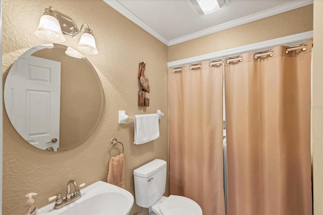 815 Greenview Dr, Apollo Beach, FL 33572 - bathroom featuring a textured wall, crown molding, and a shower with curtain