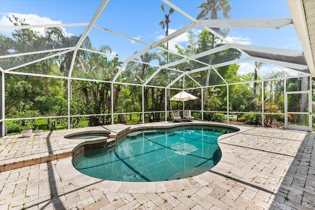 21705 67th Ave E, Bradenton, FL 34211 - view of pool featuring a patio area, a pool with connected hot tub, and glass enclosure