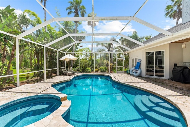 21705 67th Ave E, Bradenton, FL 34211 - view of swimming pool with a patio area, a pool with connected hot tub, and a lanai