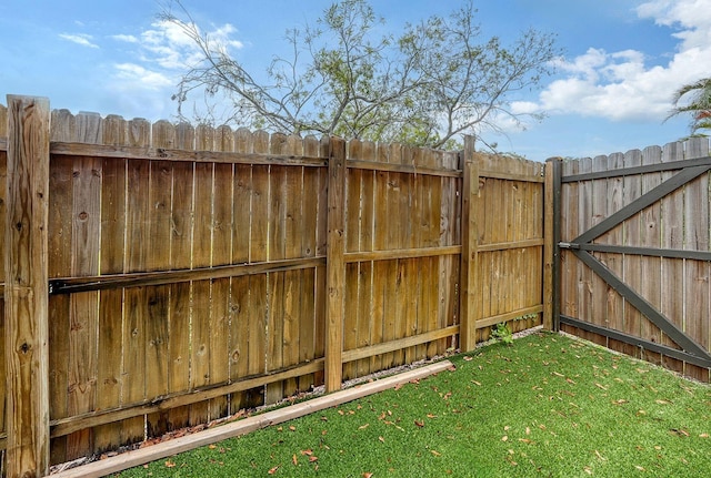 718 White Pine Tree Rd Unit 80, Venice, FL 34285 - view of yard
