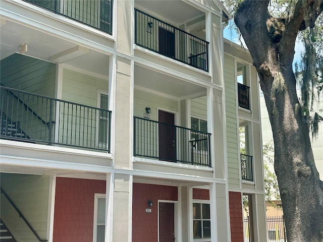 2360 SW Archer Rd Unit 206, Gainesville, FL 32608 - view of home's exterior with a balcony