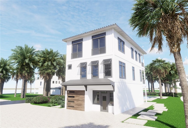 312 Avenida Leona, Sarasota, FL 34242 - view of property with driveway