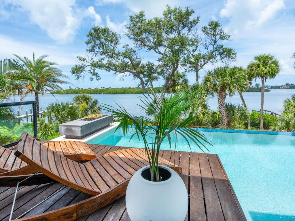 4907 Topsail Dr, Nokomis, FL 34275 - photo 1