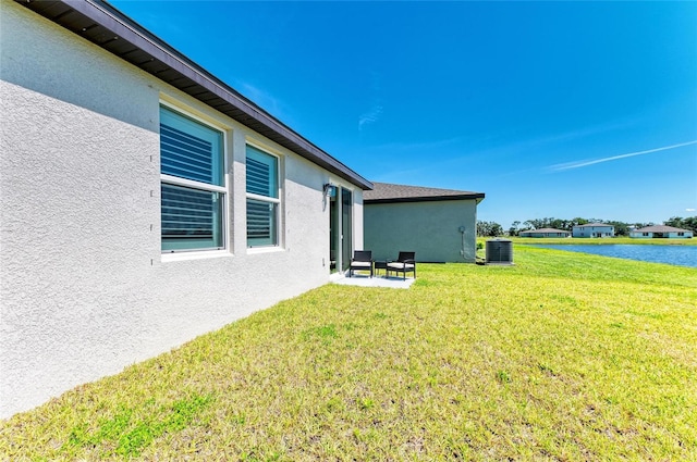7160 Amelia River Dr, Parrish, FL 34219 - view of green lawn featuring a water view