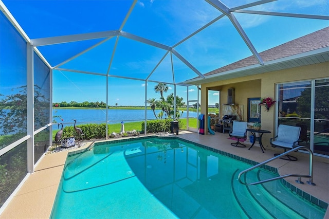 10571 Old Grove Cir, Bradenton, FL 34212 - swimming pool with a patio area, a water view, and glass enclosure