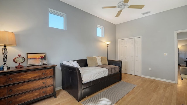 6206 Stillwater Ct, University Park, FL 34201 - living area with light wood finished floors and a ceiling fan