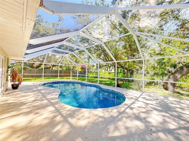4913 32nd St E, Bradenton, FL 34203 - view of pool featuring a fenced backyard, a patio, and a lanai
