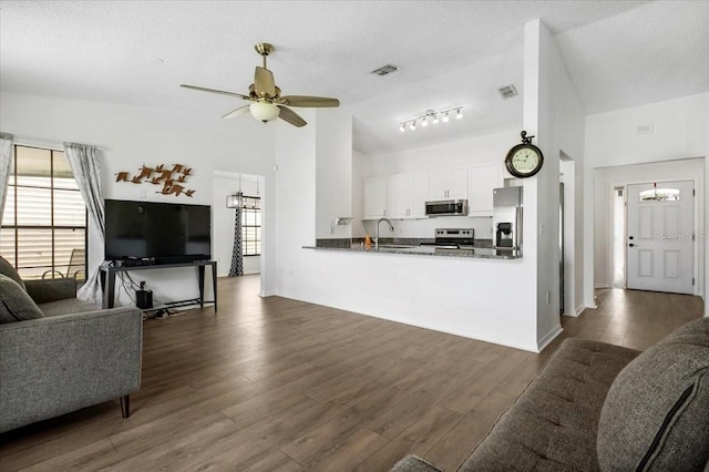 4214 38th St W, Bradenton, FL 34205 - photo 4