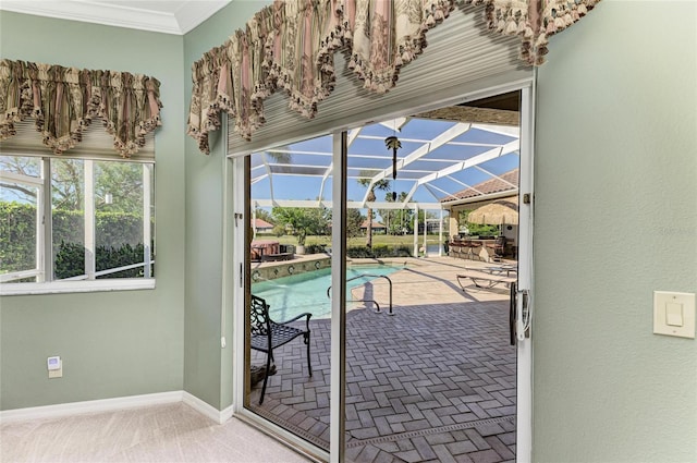 8315 Eagle Xing, Sarasota, FL 34241 - entryway featuring a sunroom and ornamental molding
