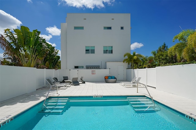 626 Rawls Ave Unit 626, Sarasota, FL 34236 - community pool with a patio