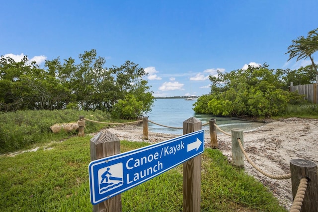 8985 Pohoy Ave, Sarasota, FL 34231 - exterior view
