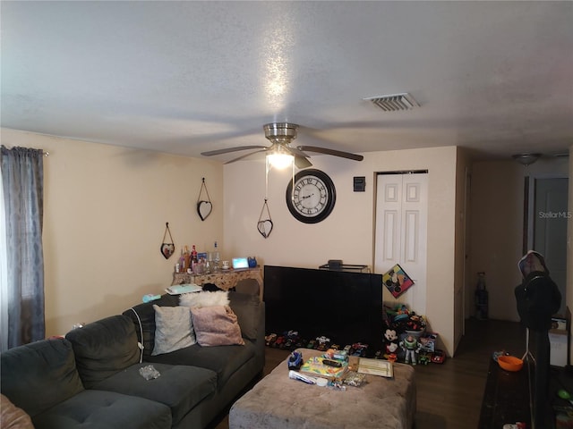 1423 17th Ave E, Bradenton, FL 34208 - living area featuring a ceiling fan and wood finished floors
