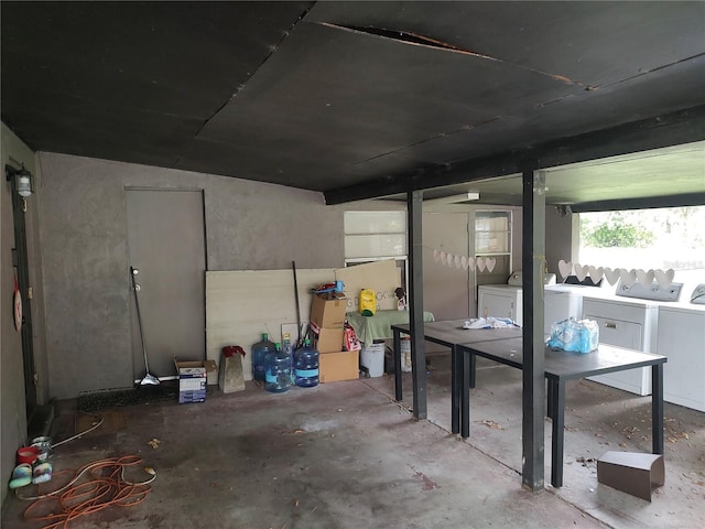1423 17th Ave E, Bradenton, FL 34208 - garage featuring independent washer and dryer