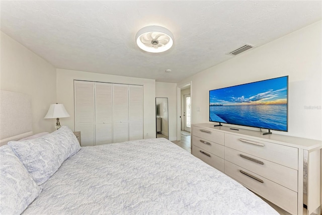 726 Jungle Queen Way, Longboat Key, FL 34228 - bedroom featuring a closet