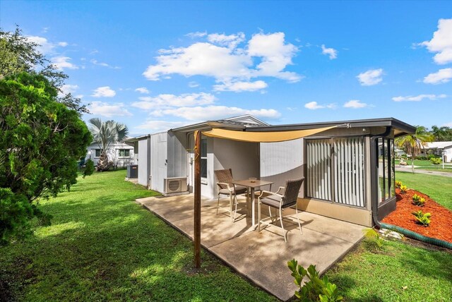 4309 Chinaberry Cir, Bradenton, FL 34208 - view of patio / terrace