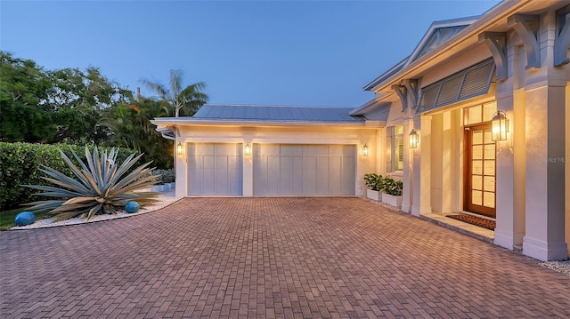 1530 Pine Bay Dr, Sarasota, FL 34231 - garage with decorative driveway