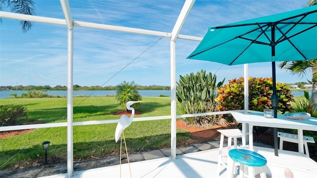 5078 47th St W, Bradenton, FL 34210 - sunroom with a water view