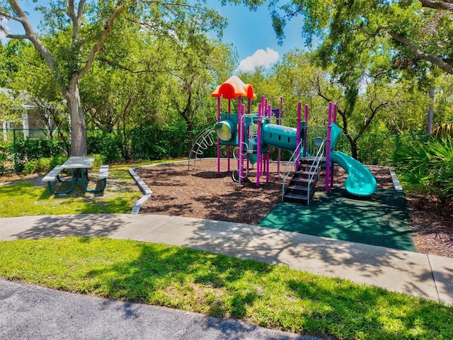 5004 Creekside Trl, Sarasota, FL 34243 - photo 50