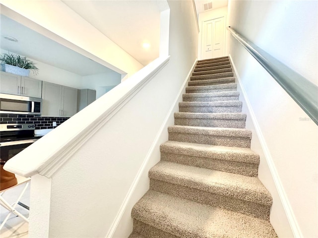 6253 Whetstone Ct, Palmetto, FL 34221 - view of stairs