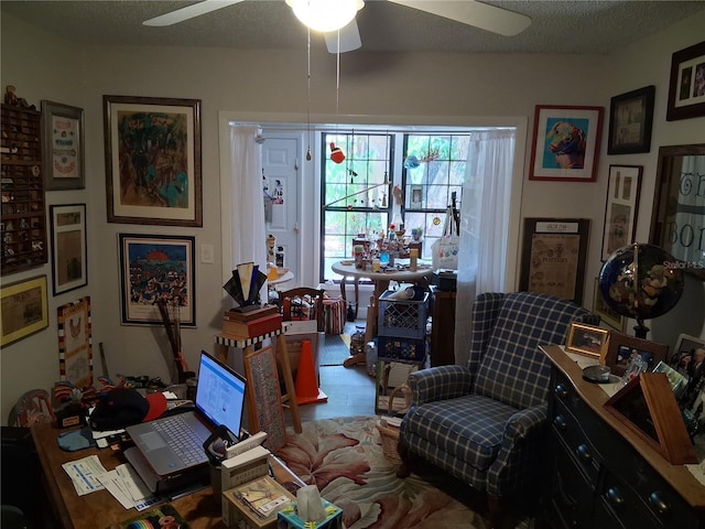 2411 Quail Ct, Bradenton, FL 34209 - sitting room featuring a ceiling fan