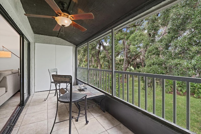 3003 Quail Holw Unit 10, Sarasota, FL 34235 - sunroom / solarium with ceiling fan and lofted ceiling